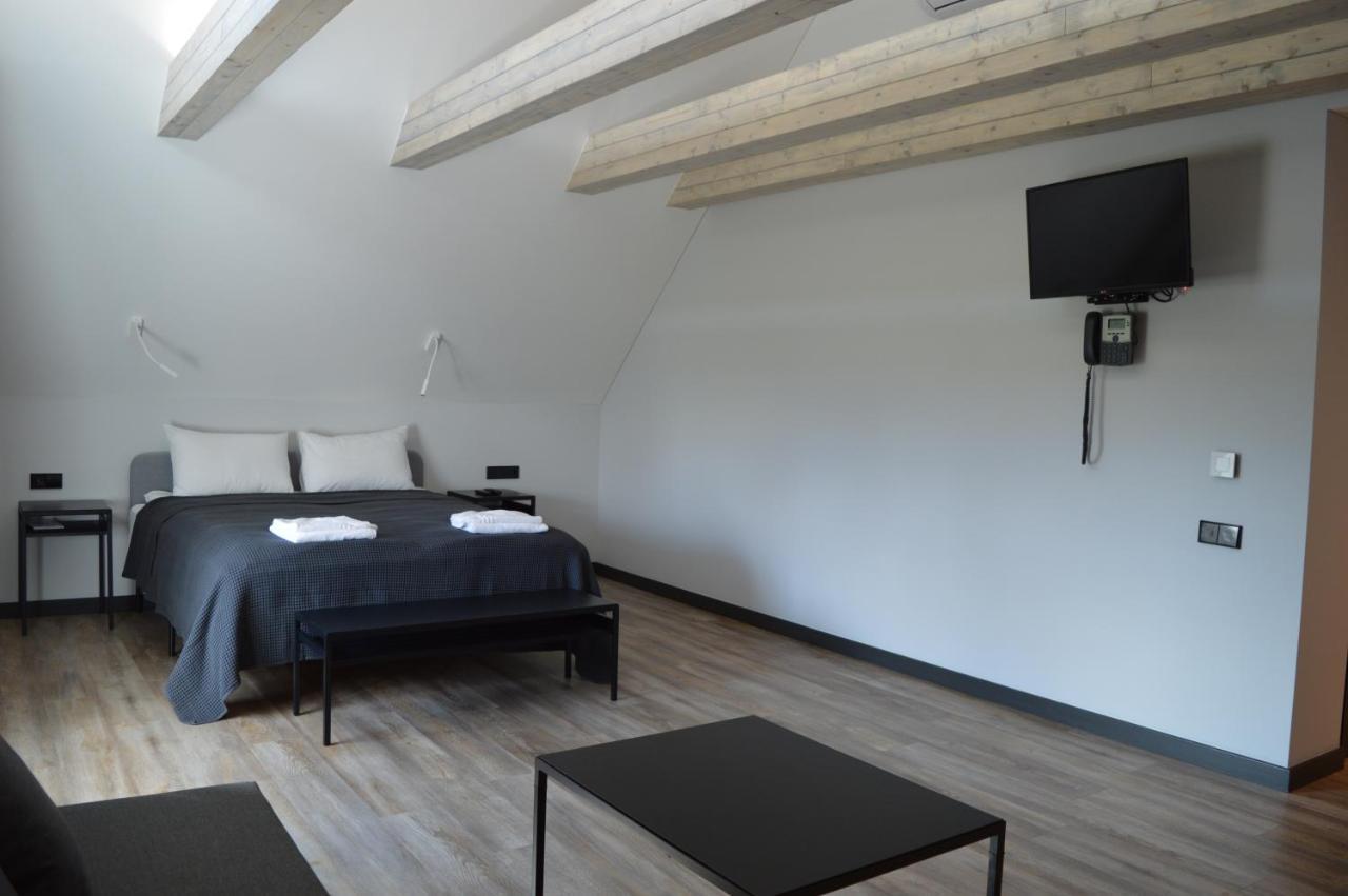 Baltas Gandras Hotel Naisiai Ngoại thất bức ảnh